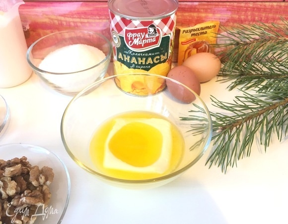 Растопим сливочное масло.