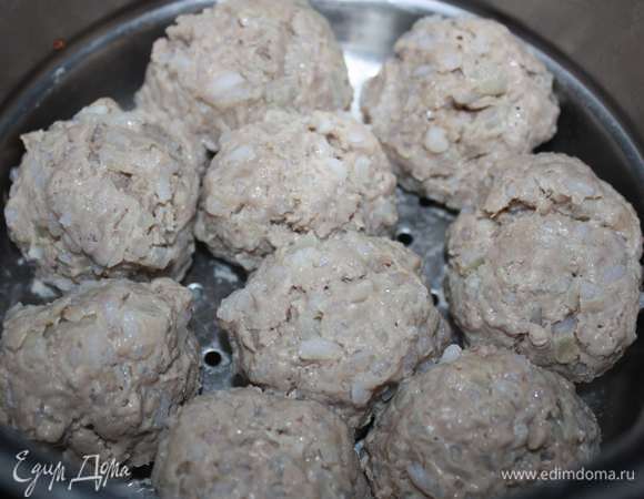 Готовить тефтели на пару (с момента закипания воды) в течение 35 минут.