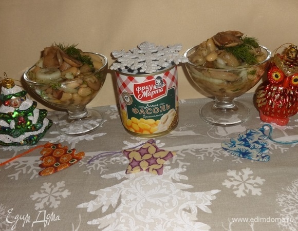 Также можно разложить салат по маленьким вазочкам. Угощайтесь! Приятного аппетита!