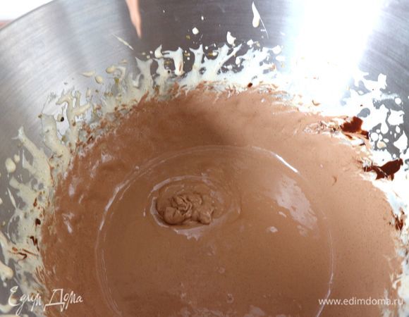 Такая масса получится после перемешивания.