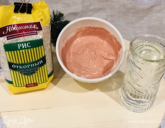 Добавляем воду. Перемешиваем.