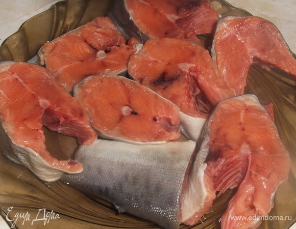 Рыбу подготовить. Помыть, почистить.