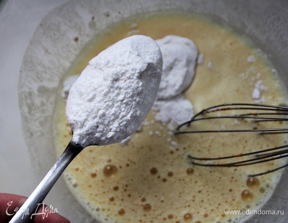 Добавить 4 ст. л. рисовой муки.