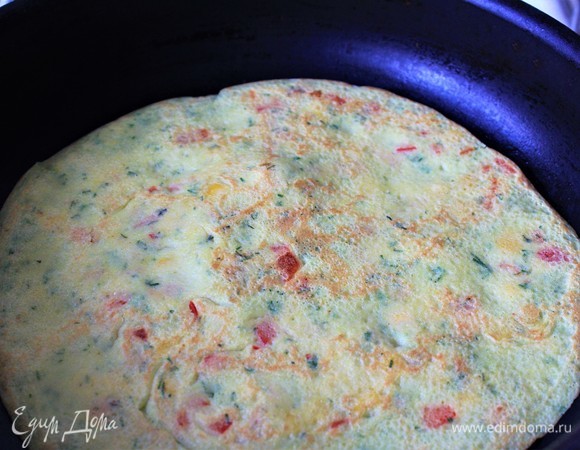 Через 2 минуты перевернуть и готовить еще 2 минуты.