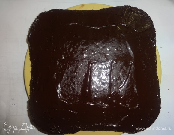 Теплой глазурью покрыть манник.