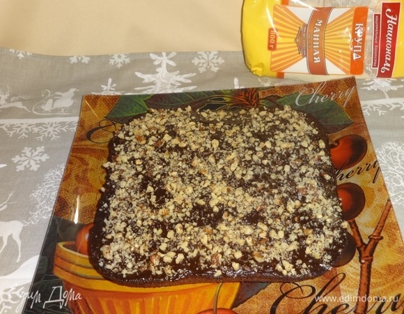 Выложить манник на блюдо.