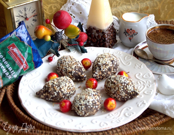 Одной конфеты вполне хватает для чашечки кофе. Довольно сытные.