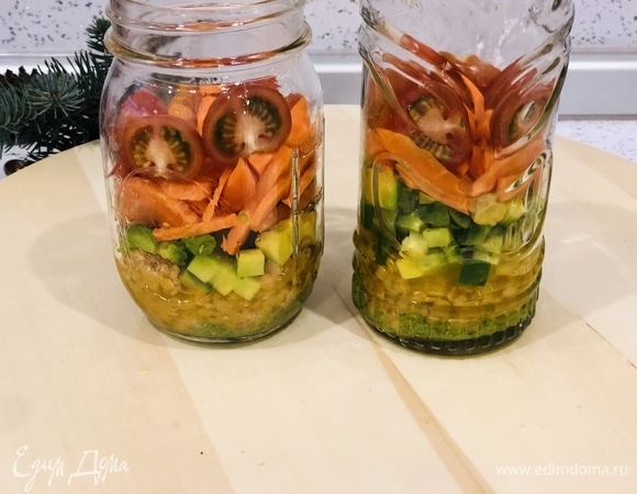 5 слой: кладем помидоры.