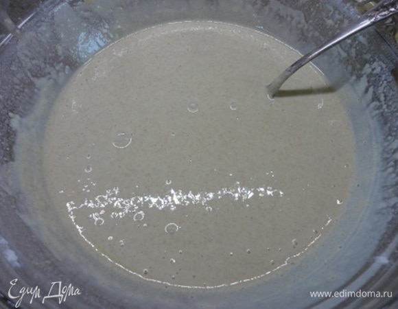 Хорошо перемешиваем, при необходимости добавляем молоко и оставляем тесто на 30 минут.