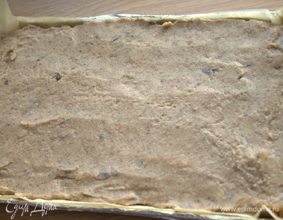 Распределить все тесто.