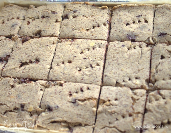 Сделать разрезы по форме квадратов или ромбов.