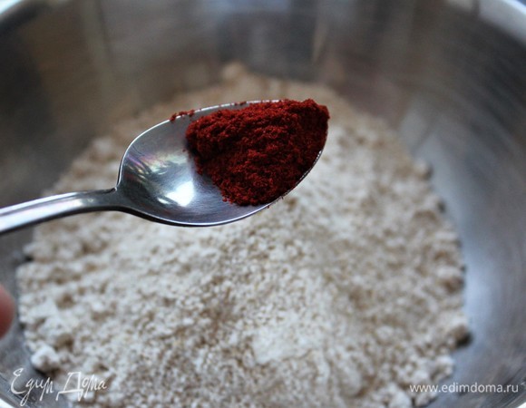 Добавить сладкую паприку (0,5 чайной ложки).