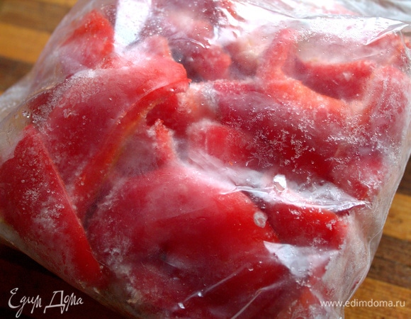 Перец у меня заморожен дольками.