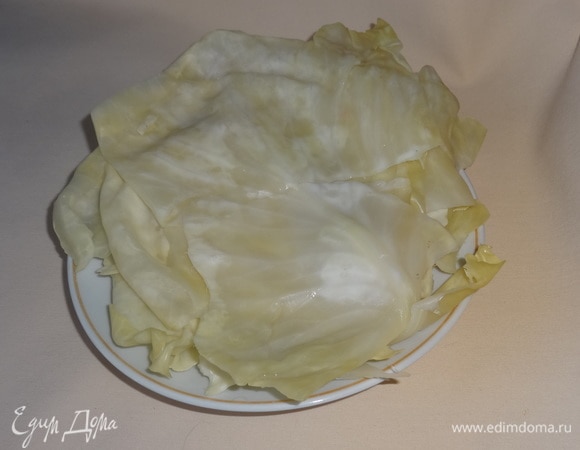 На фото квашеные капустные листья.