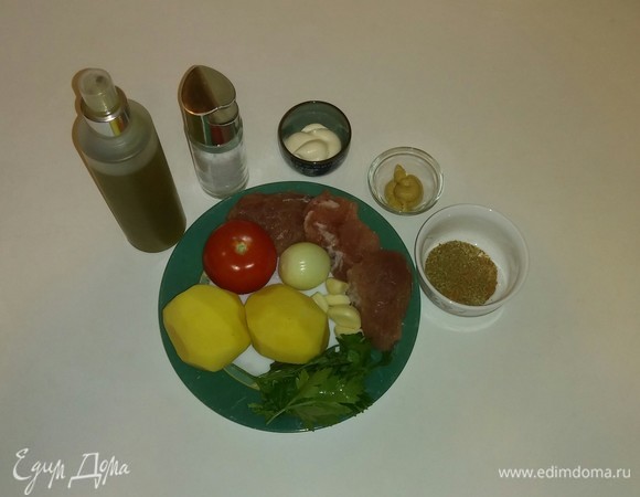 Собираем вместе все ингредиенты, которые потребуются для приготовления.