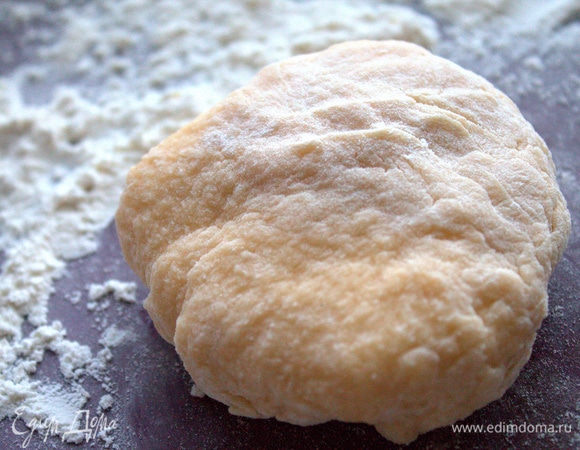 Тесто должно быть очень крутым и должно полежать обязательно.