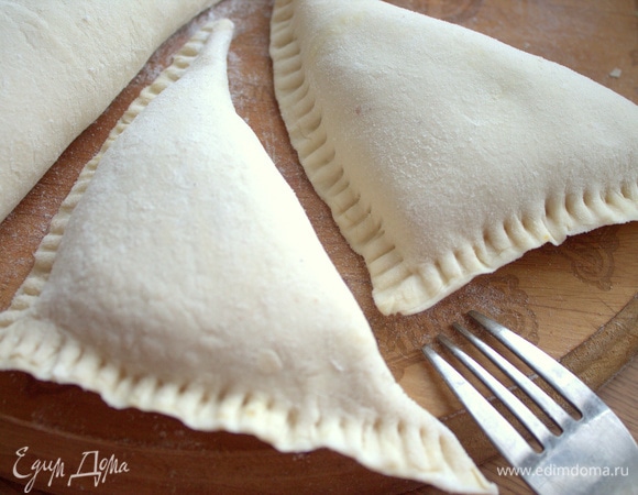 Для прочности прижать вилкой.