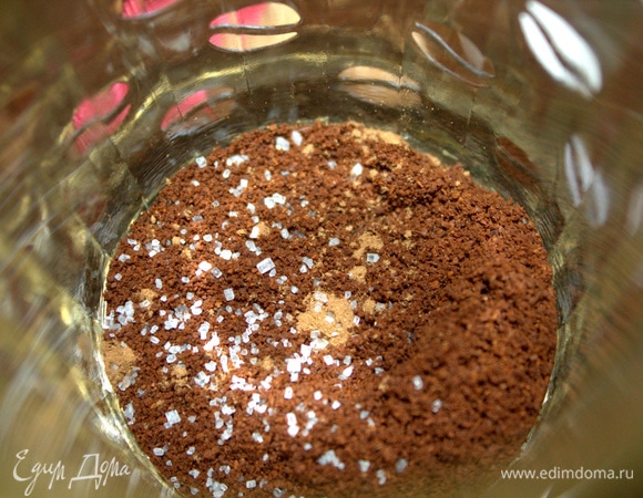 По обыкновению завариваю кофе — 2 ч. л. с корицей и ванилью.