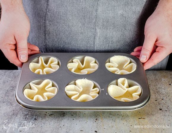 Выпекайте в предварительно разогретой духовке при 180°С в течение 7–10 минут.