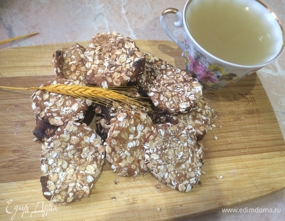 Приятного чаепития. Вышло 12–15 шт., 2–3 шт. немного сгорели, не углядела.