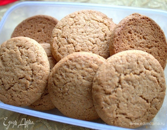 Печенье покупное овсяное. Можно взять любое рассыпчатое.