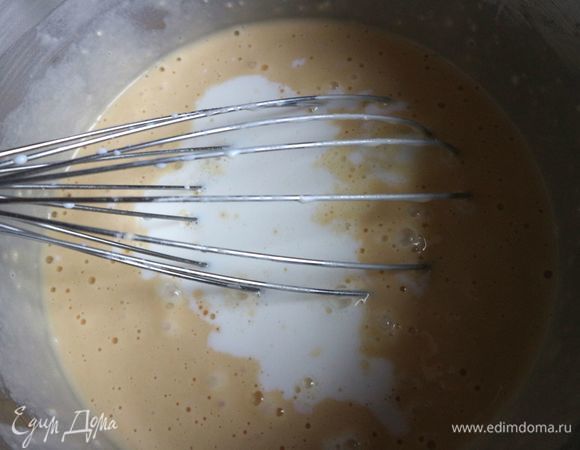 Добавить оставшееся молоко, перемешать.