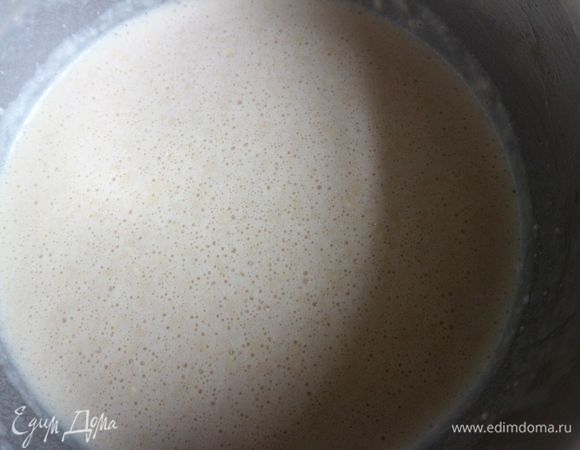 Достать тесто из холодильника.