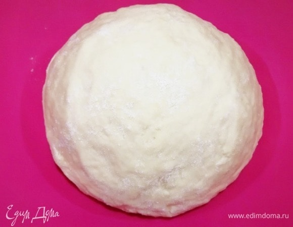 Примерно через час тесто увеличится в 2,5–3 раза.