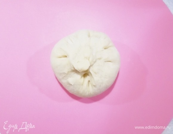 Защипываем края.