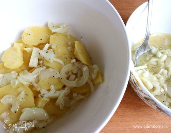 Залить частью лукового маринада.