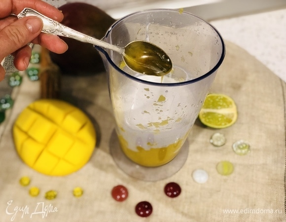 Для усиления сладости можно добавить мед.