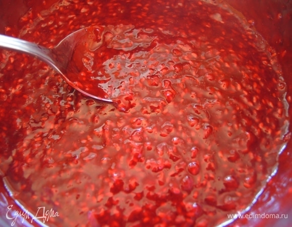 Готовую начинку охладить.