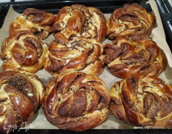 Выпекаем при температуре 170–180°C примерно 25 минут. Ориентируйтесь по своей духовке.