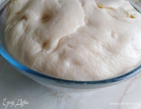 Тесто обмять и оставить подходить еще на 20 минут.