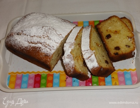 Остывший кекс разрезать на порции и подать к чаю или кофе. Угощайтесь! Приятного аппетита!