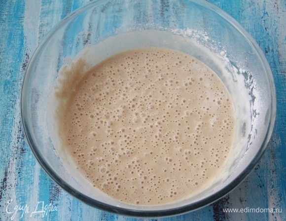 Получилось не слишком густое тесто.