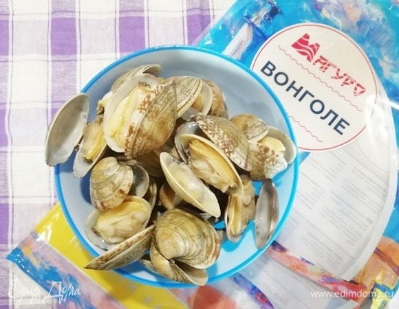 Вонголе размораживаем согласно инструкции на упаковке и хорошо промываем.