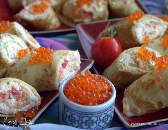 Чем тоньше будут блинчики, тем вкуснее.