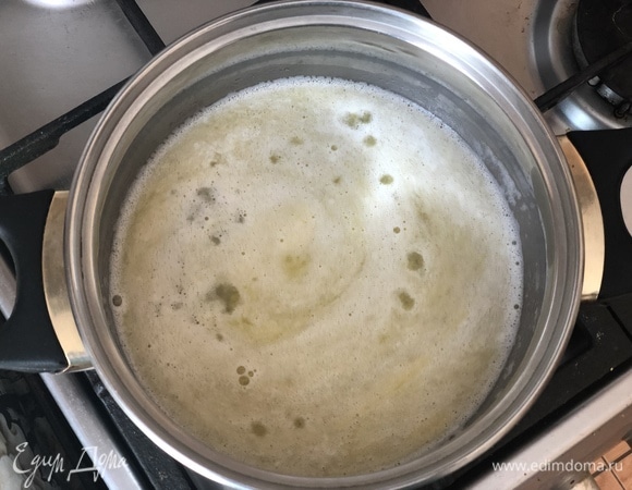 Масло должно полностью раствориться.