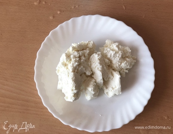 Добавляем творог.
