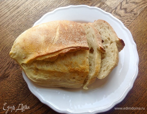 Нарезать хлеб. Можно подсушить в духовке или на сухой сковороде.