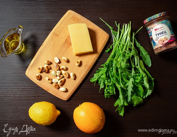 Готовим соус. По принципу приготовления он похож на песто.