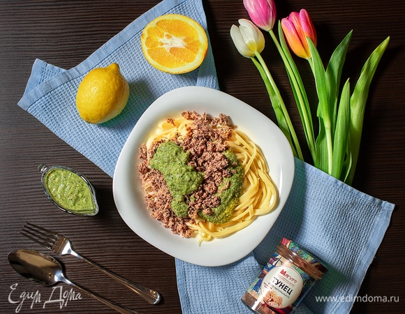 Для подачи на пасту налейте соус, выложите размятое филе тунца ТМ «Магуро» и снова полейте соусом. Пусть всегда будет вкусно!