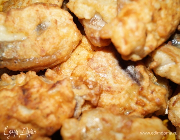 К последней сковороде я наловчилась делать ровные и красивые кусочки. Приятного аппетита! Очень вкусно.