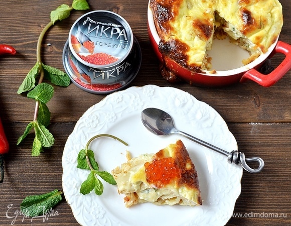 Выпекайте в разогретой до 180°C духовке около 30 минут. При подаче украсьте икрой. Я использую икру ТМ «Восточный берег». Она слабосоленая, сделана не из замороженного сырья, к тому же произведена на Камчатке.