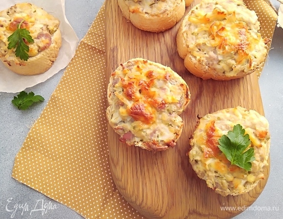 Очень понравился мне паштет из тунца и в виде намазки на хлеб, и в запеченном виде. Рекомендую!