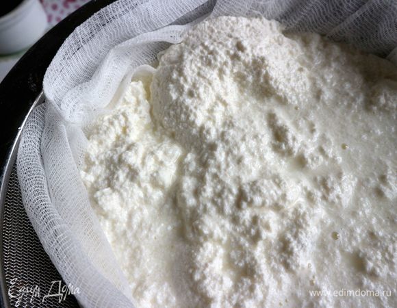 Процедить через сито, на которое положена марля, сложенная вчетверо.