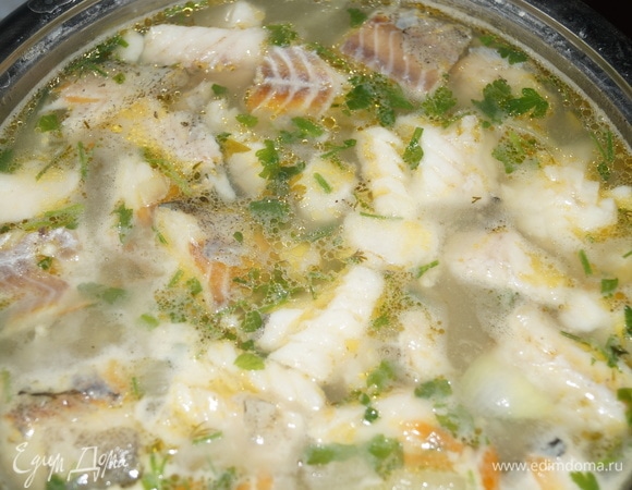 На медленном огне варите еще 7–10 минут, пробуйте на соль, доводите до вкуса. Суп готов. Снимите кастрюлю с супом, накройте крышкой, полотенцем и дайте настояться 20–30 минут. Готово! С майонезом или сметаной... Приятного аппетита!