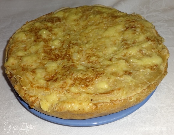 Вынуть пирог из духовки, дать немного остыть.