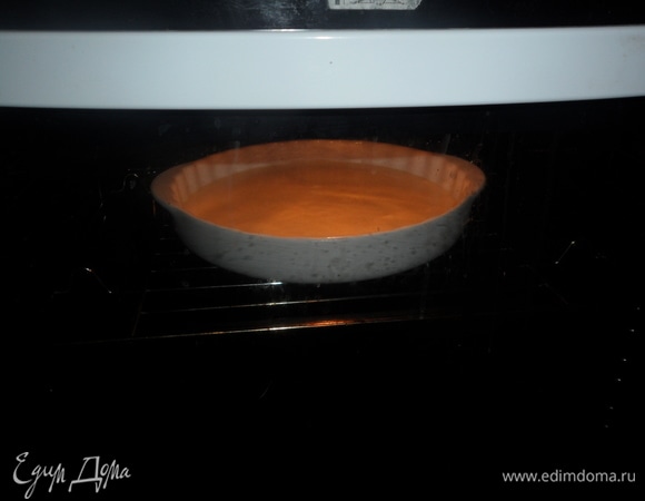 Духовку предварительно разогреть до 180°C. Выпекать в разогретой духовке 12–15 минут.